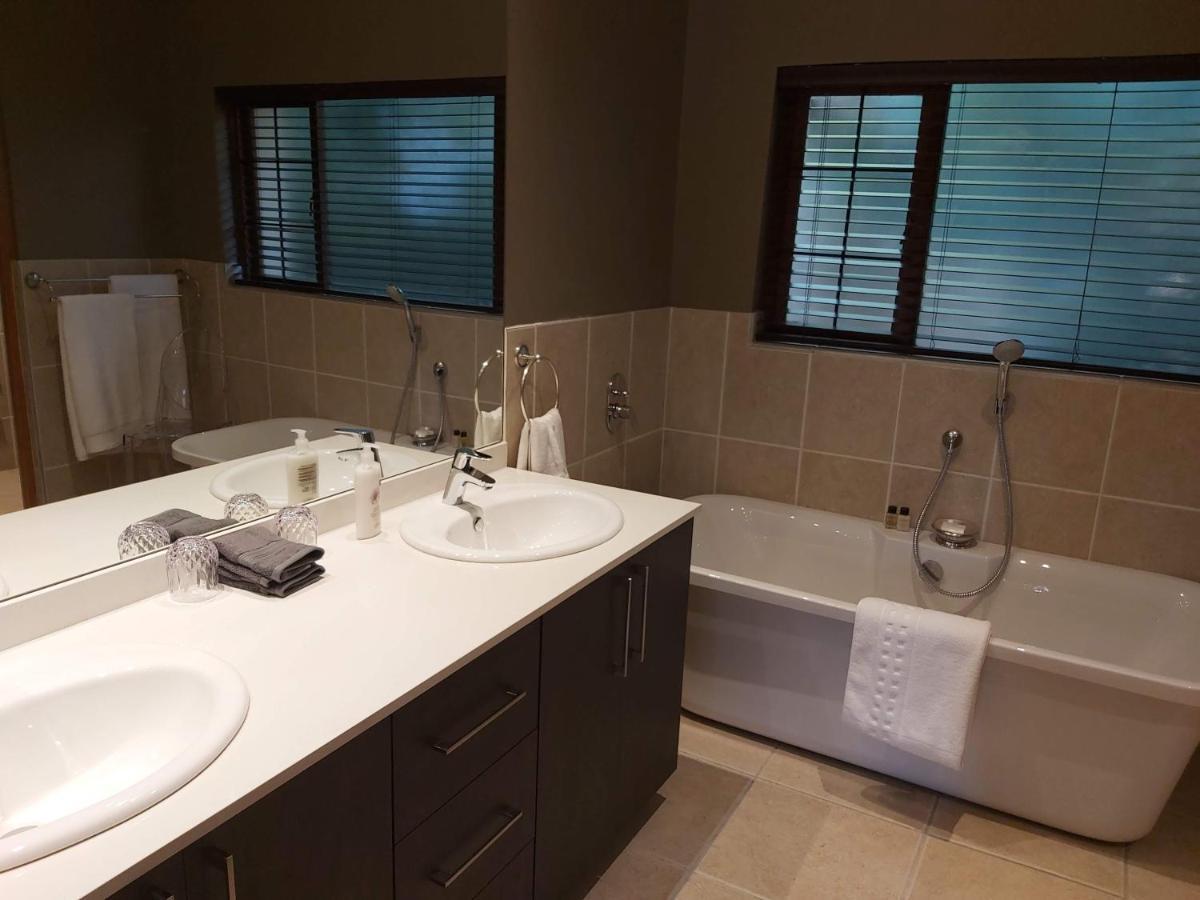 Executive Suites, Woodmead East (Adults Only) Sandton Eksteriør bilde